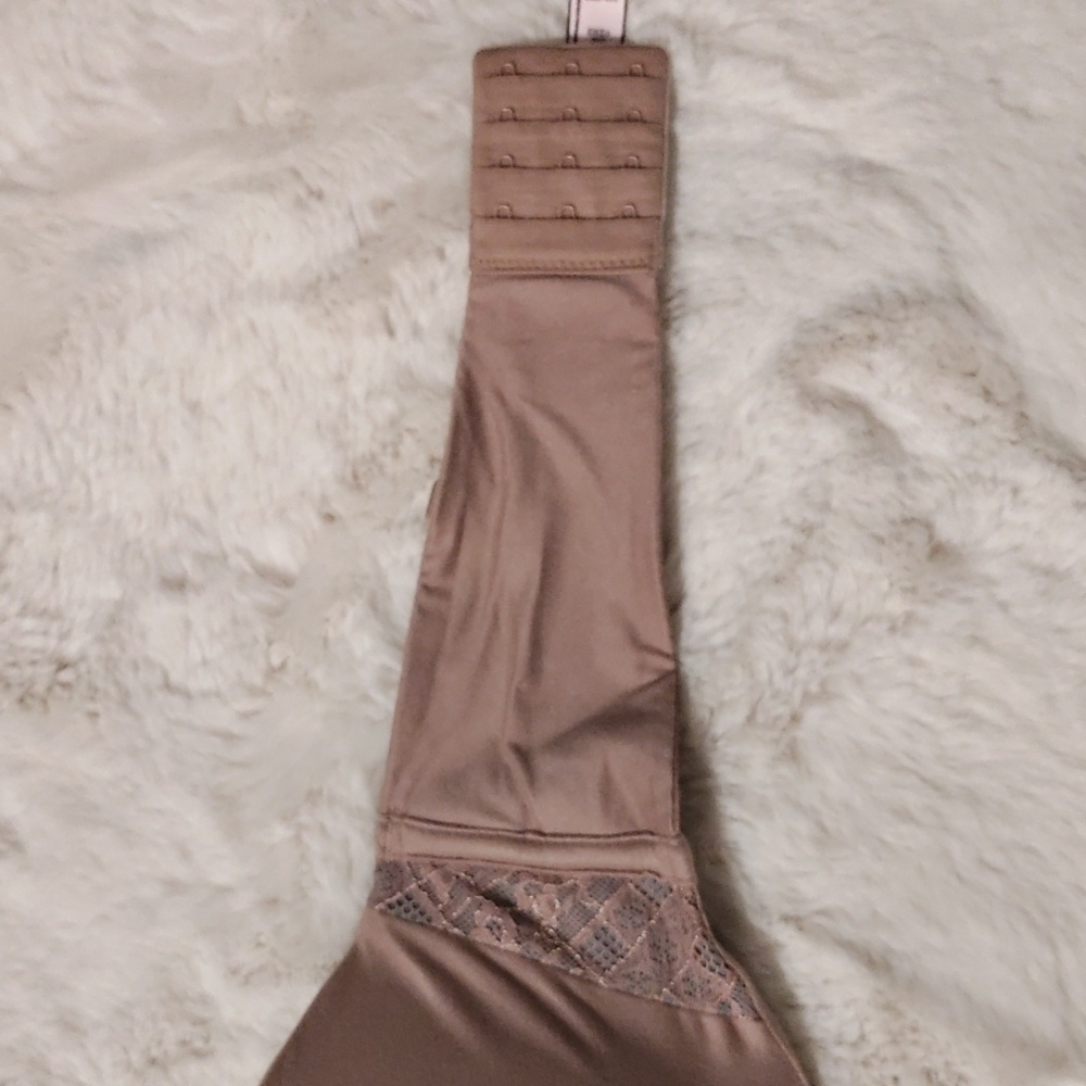 Strapless Vs Bra - image 3